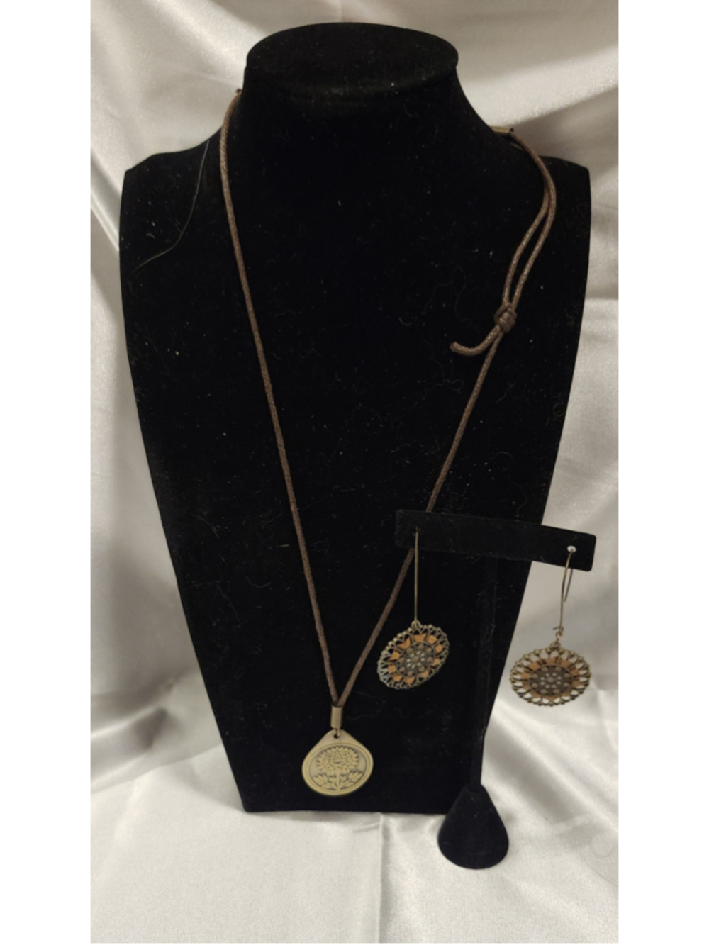 Boho Bronze Floral Pendant Necklace and Earring Set